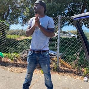 Meet your Posher, Tee